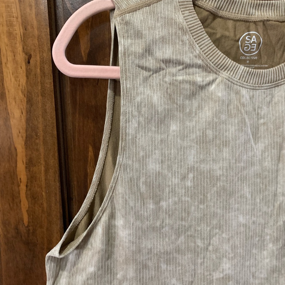 Ribbed Sleeveless Beige Top - Picture 3 of 8
